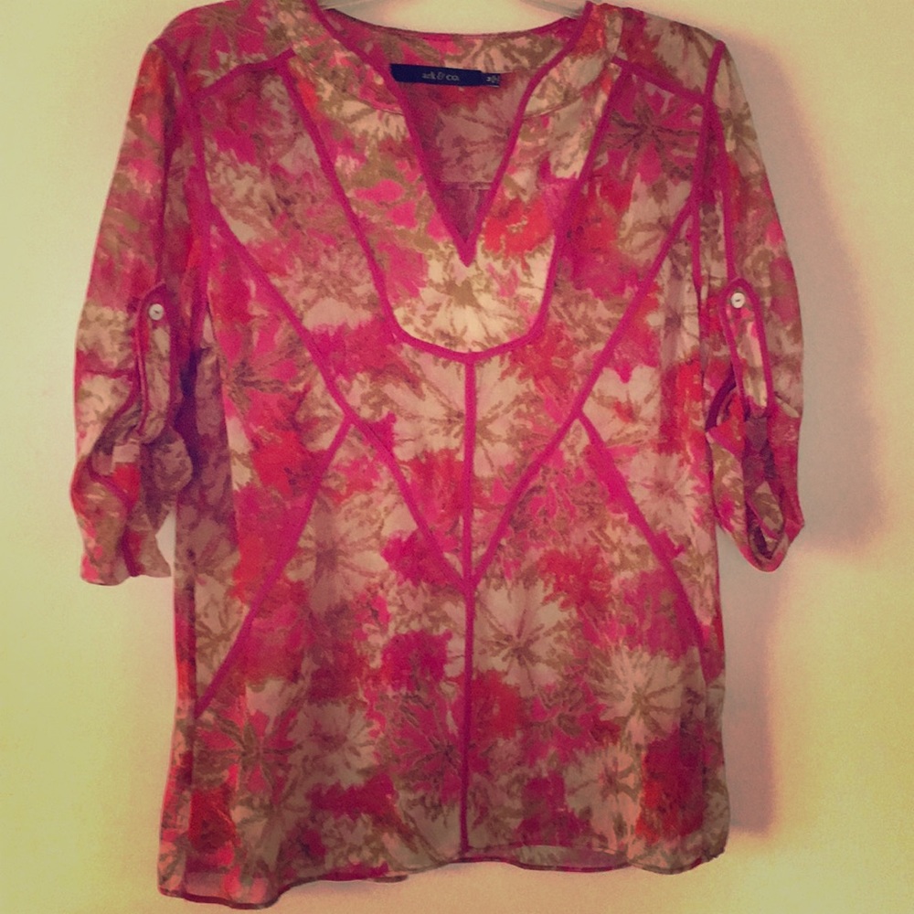 Vibrant top